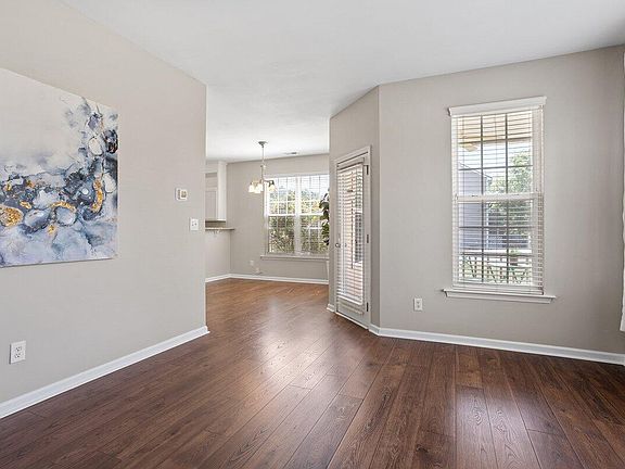 4th image of 600 Woodson Dr