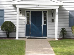 128 Cedarview Ln, Watervliet, NY 12189