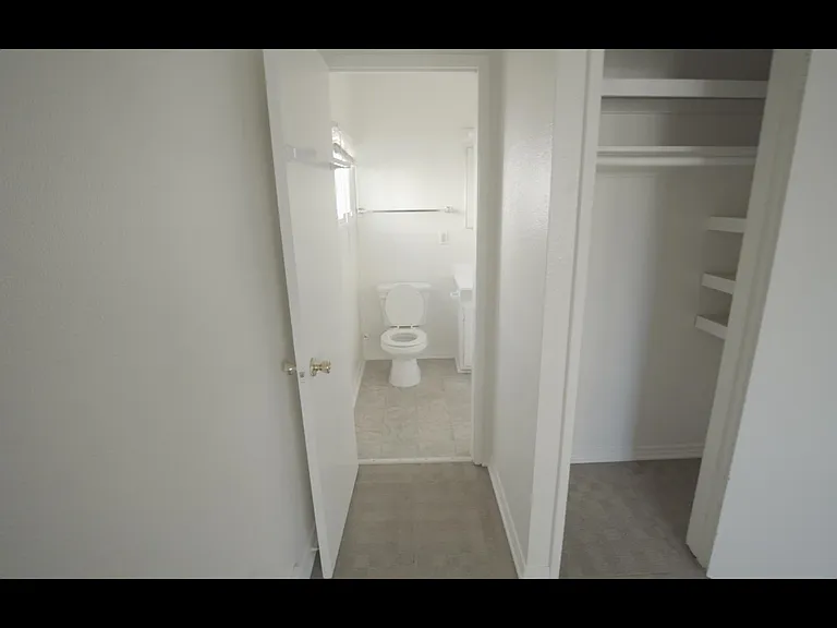 7036 Hawthorn Ave #10 — Photo 10