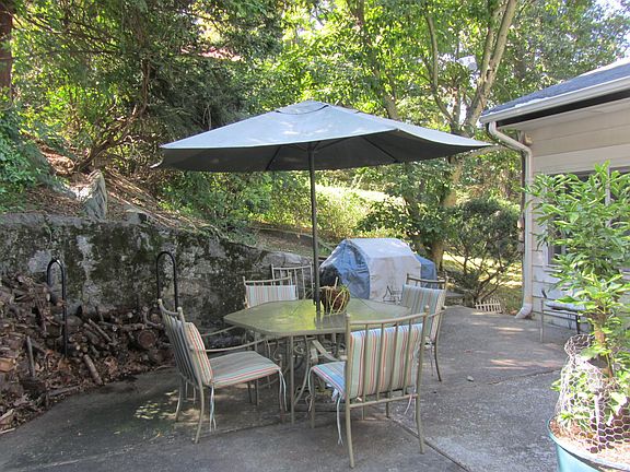 4th image of 3524 Lakeside Dr