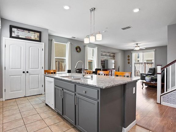 3rd image of 5701 Cornerstone Dr