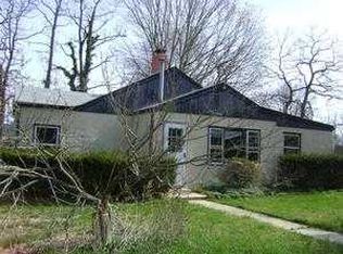 101 Locust St, Belford, NJ 07718