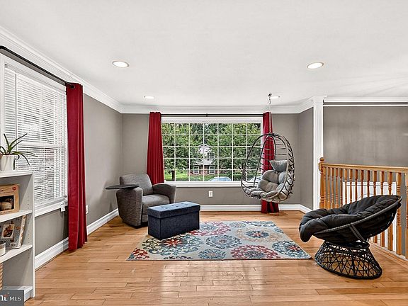3rd image of 7920 Freehollow Dr