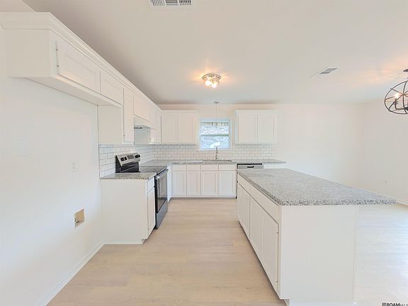 5th image of 26559 Parkwood Dr