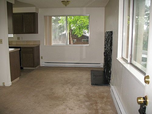 4th image of 5800 NE 34th St APT 29