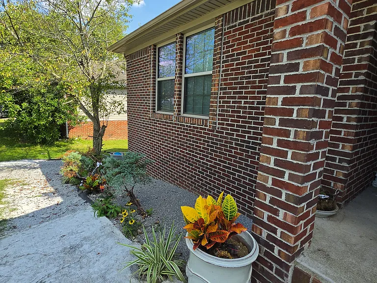 272 Percheron Dr — Photo 25
