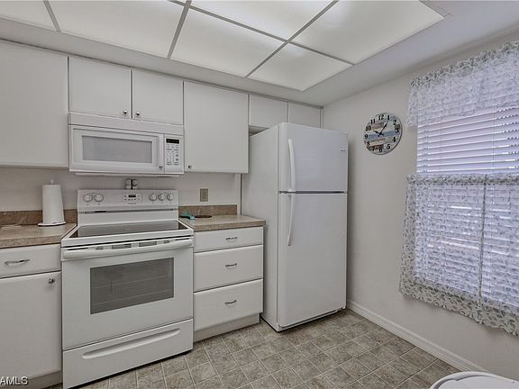 4th image of 5471 Peppertree Dr #7