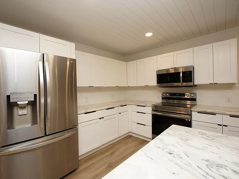 2419 Rocky Shores Dr — Photo 6