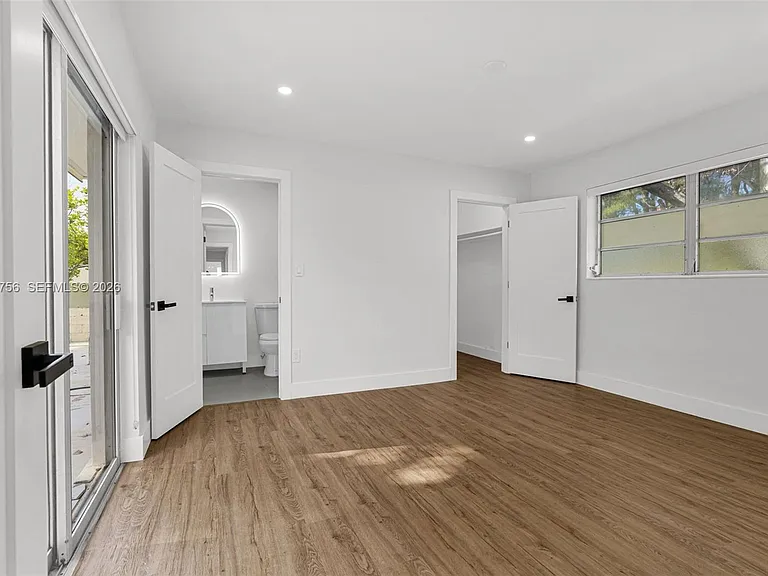 8201 SW 42nd St — Photo 32