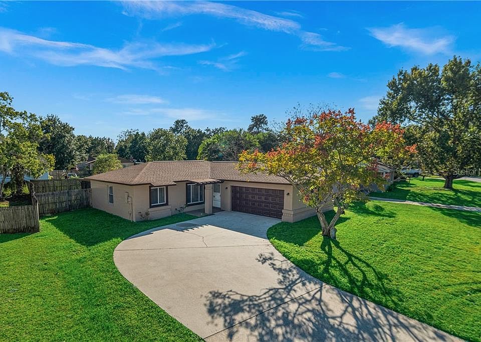 1st image of 107 Lake Ada Cir