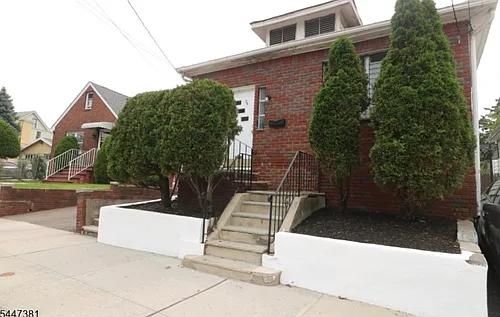 76 Clinton St Photo 1