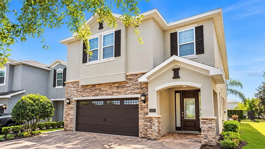 8 bed, 7.0 bath, 3412 sqft, $4,700 — Photo 1