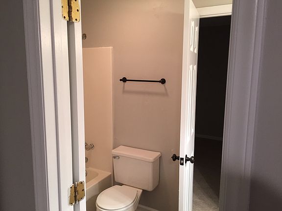5th image of 127 C W Victoria Ct