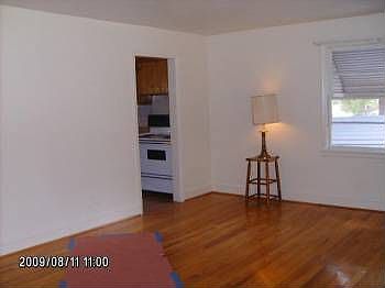 2nd image of 811 Yorkshire St