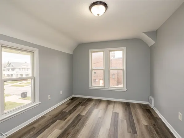 15328 Shiloh Rd, Cleveland, OH 44110