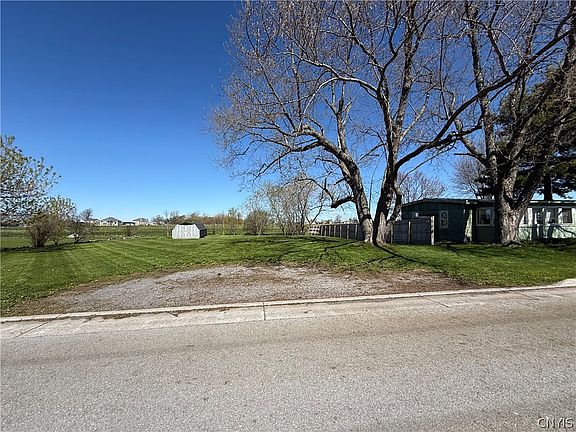 3rd image of 430 Ambrose St Lot 19