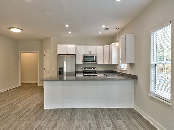 5th image of 2040 Harriett Dr