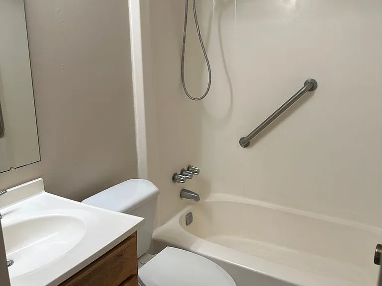 MER-Teresa Village Apartments — Photo 6