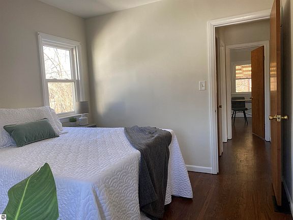 2nd image of 46078 Frederick St