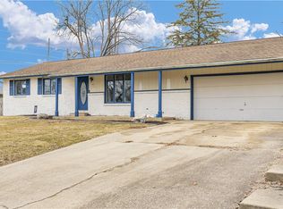 411 W Hayes Ave, Charleston, IL 61920