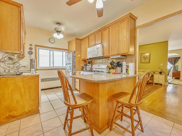 84-17 Chapin Parkway image 2 of 31