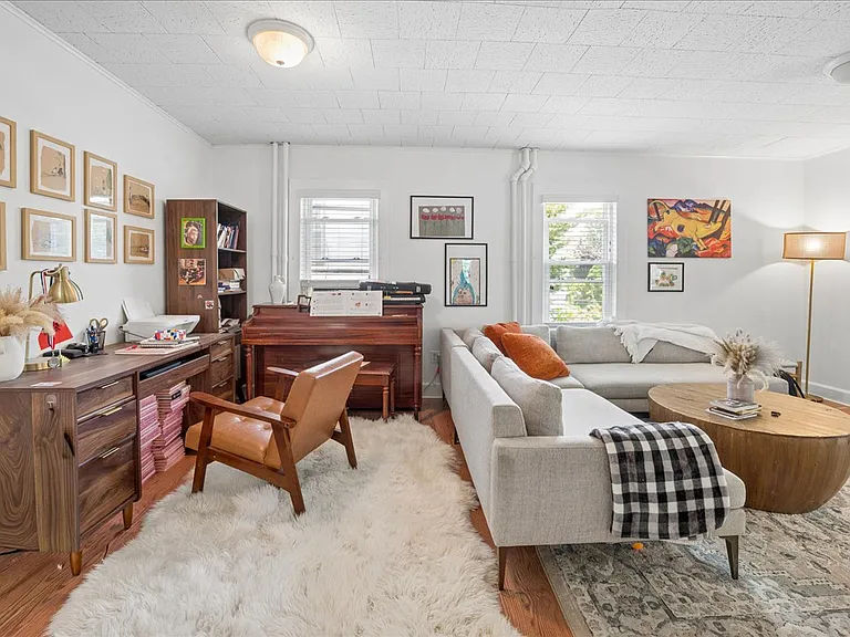 31 Armourvilla Ave — Photo 6