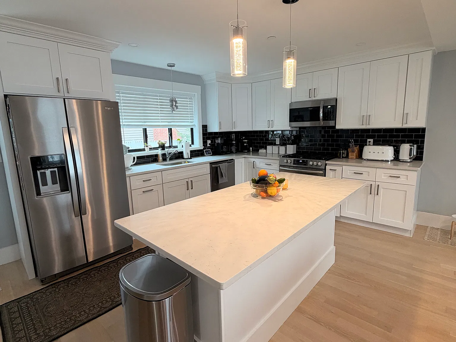 2 bed, 2.5 bath, 1741 sqft, $4,200 — Photo 2