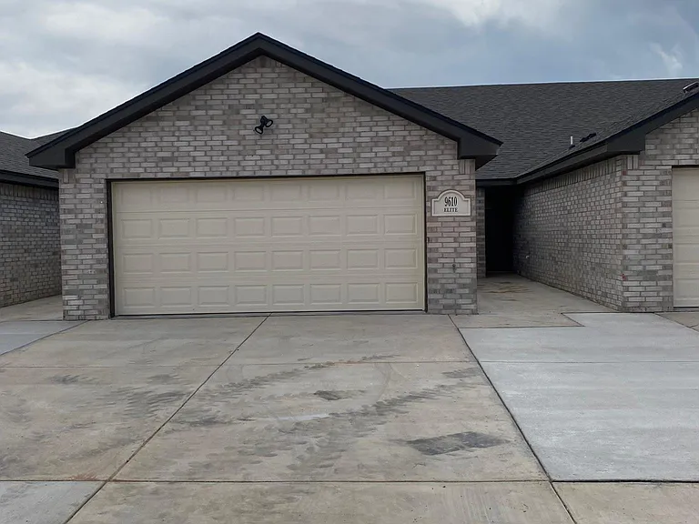 9610 Elite St — Photo 2