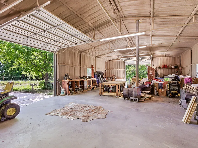 2055 County Road 1370 — Photo 16