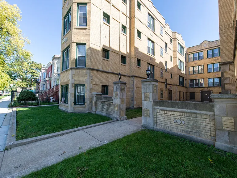 1931 S Homan — Photo 8
