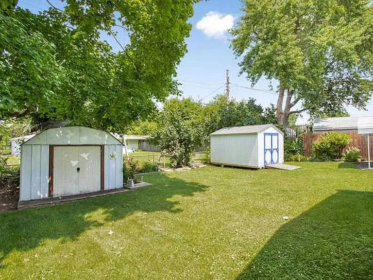 5308 Algonquin Trl — Photo 2