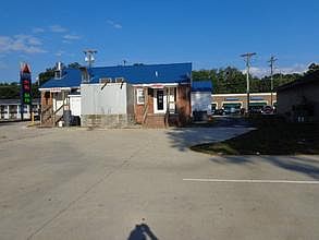 2nd image of 303 Montague Ave