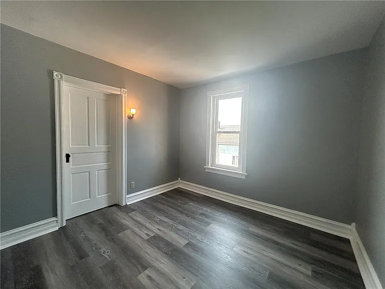 1724 Washington Ave — Photo 13