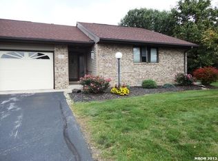 21 Windstone Dr #U, Findlay, OH 45840