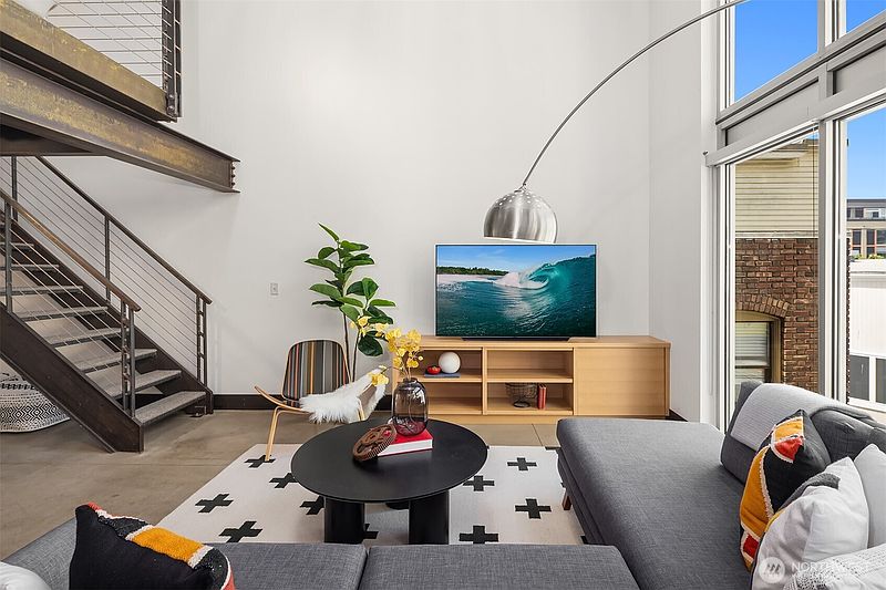 4th image of 1310 E Union Street #401