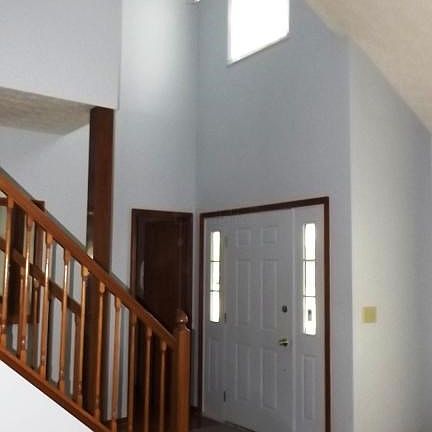 4th image of 725 Montmorency Dr E