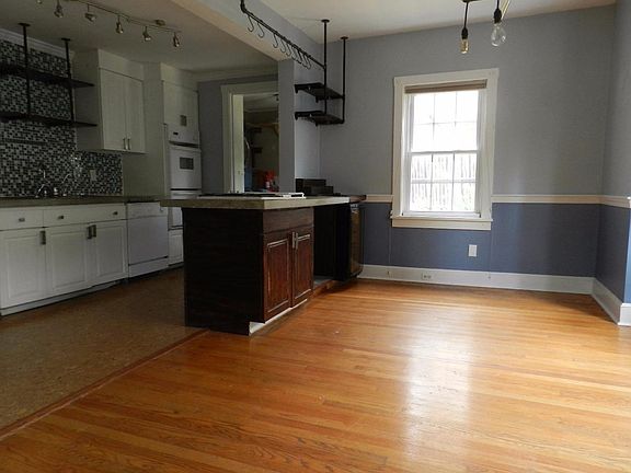 4th image of 205 S Bancroft Pkwy