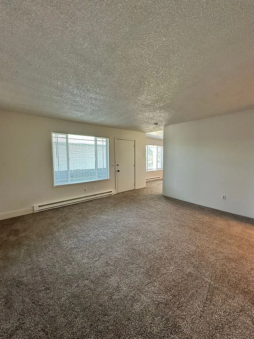 939 N. Baker Ave. 4-Plex (1-4) — Photo 4