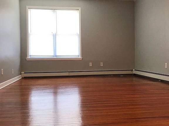 3rd image of 2144 33rd St #1