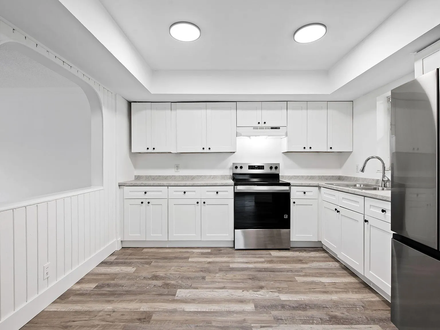 4 bed, 2.0 bath, 1332 sqft, $3,200 — Photo 4
