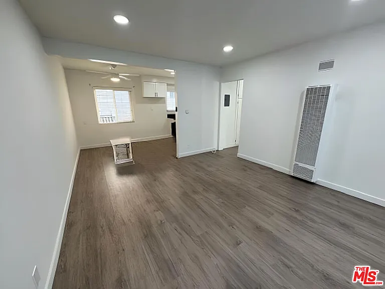 228 S Mariposa Ave #2 — Photo 3