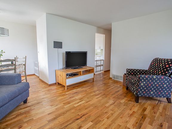 5th image of 4307 W Olympic Ave