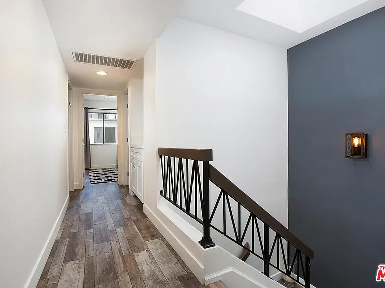 18755 Hatteras St #16 — Photo 15