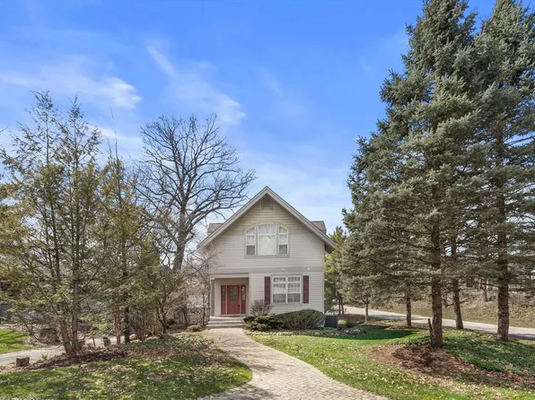 2 Lincoln PARKWAY, Williams Bay, WI 53191