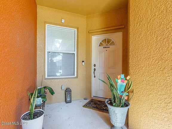 4th image of 3910 Playa Del Sol Dr Unit 101