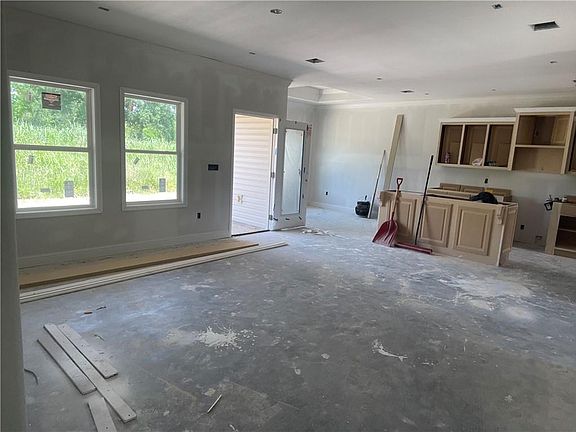 5th image of 181 Grand Coulee Dr