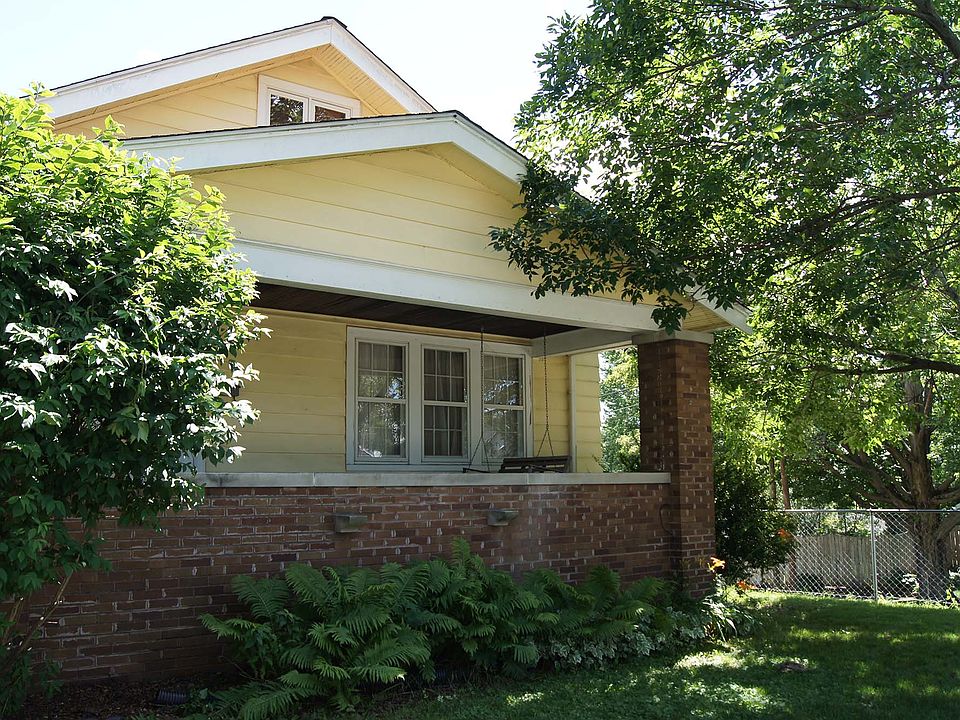 1st image of 2301 15th Ave