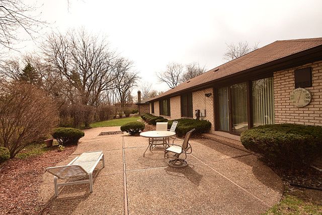 2nd image of 2905 Polly Ln