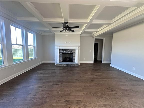 3rd image of 945 Lillian Park Drive