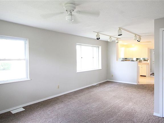 3rd image of 1466 Beaverton Dr